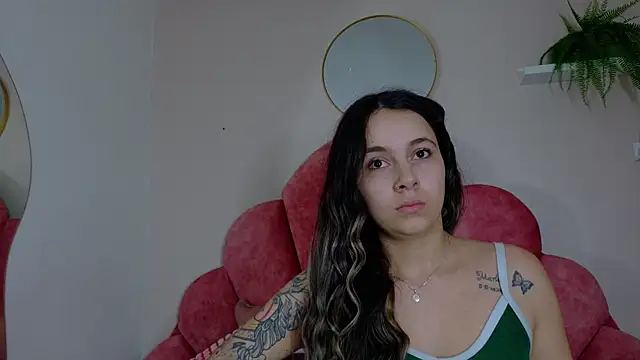 Snapshot of AmbarHills_1 chatting on 10/31/25, 11:11 AmbarHills 1 online show from 10/31/25, 11:11