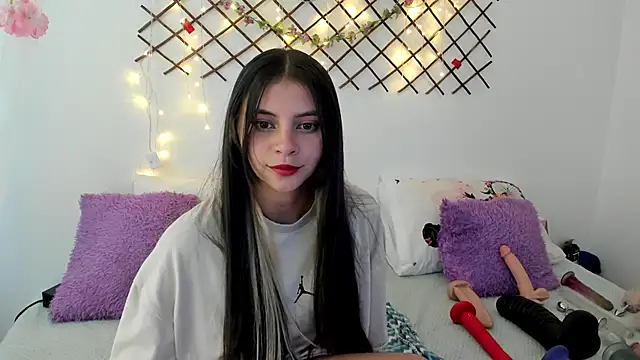 Ivanna Bruner online show from 09/18/25, 07:38