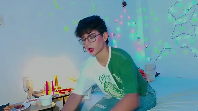 arnold laurent  online show from 12/24/24, 06:50