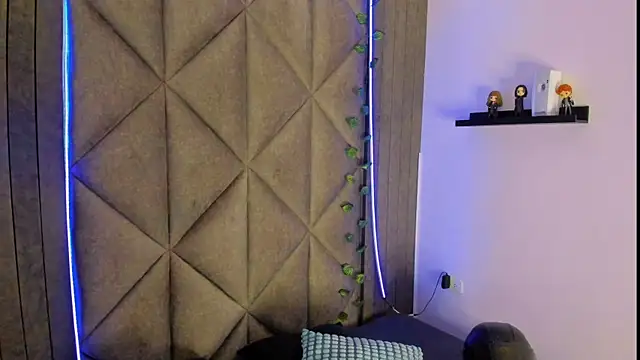 Snapshot of AbbyWathson chatting on 11/05/25, 11:21 AbbyWathson online show from 11/05/25, 11:21