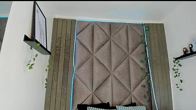 Snapshot of AbbyWathson chatting on 11/09/25, 11:52 AbbyWathson online show from 11/09/25, 11:52