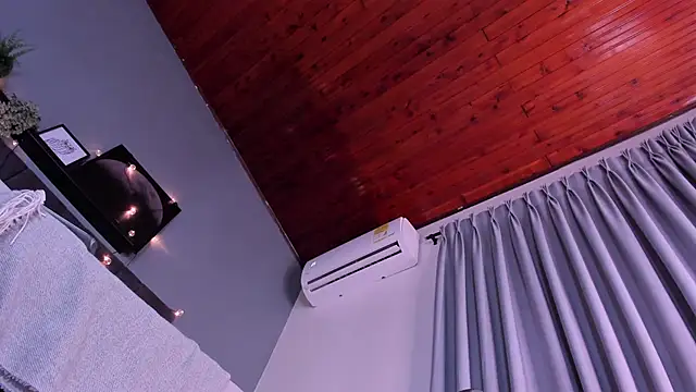 Snapshot of AbbyWathson chatting on 11/11/25, 08:20 AbbyWathson online show from 11/11/25, 08:20