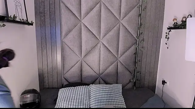 Snapshot of AbbyWathson chatting on 11/18/25, 07:29 AbbyWathson online show from 11/18/25, 07:29