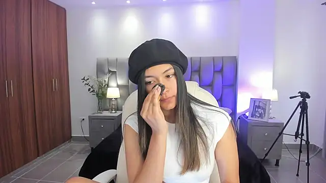 Snapshot of Abella_ruiz chatting on 02/26/25, 01:19 Abella ruiz online show from 02/26/25, 01:19