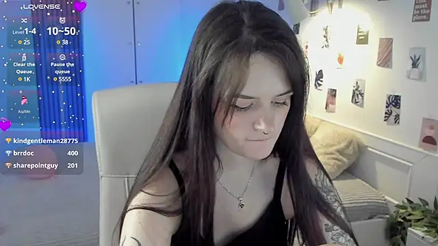 Snapshot of SashaSunlight chatting on 01/11/25, 08:43 SashaSunlight online show from 01/11/25, 08:43