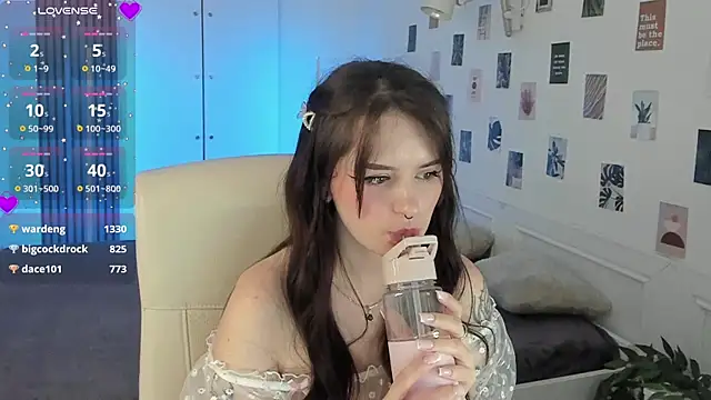 Snapshot of SashaSunlight chatting on 01/20/25, 01:32 SashaSunlight online show from 01/20/25, 01:32