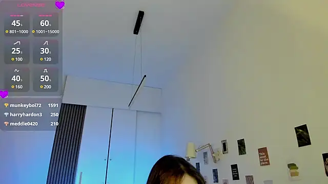 Snapshot of SashaSunlight chatting on 03/17/25, 08:30 SashaSunlight online show from 03/17/25, 08:30