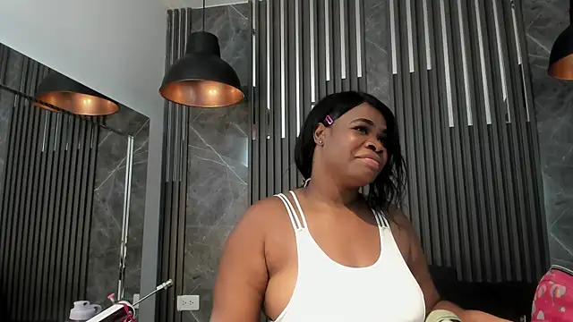 SaraiEvans online show from 11/14/25, 03:16