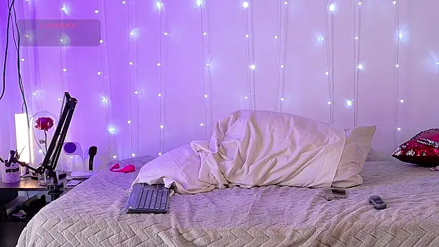 Snapshot of aryalovejoy chatting on 02/18/25, 04:59 aryalovejoy online show from 02/18/25, 04:59