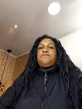 Michelle Brito1 online show from 11/18/25, 06:01