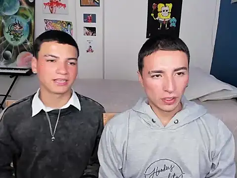 Snapshot of sweet_boys_xx chatting on 12/21/24, 06:09 sweet boys xx online show from 12/21/24, 06:09