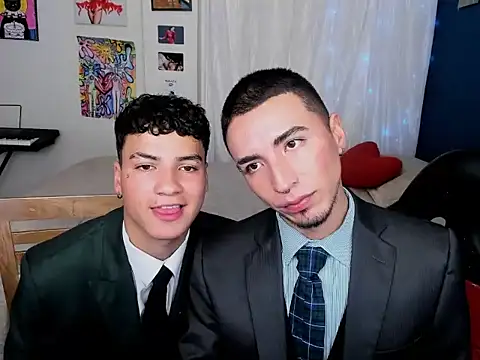 Snapshot of sweet_boys_xx chatting on 03/05/25, 12:00 sweet boys xx online show from 03/05/25, 12:00
