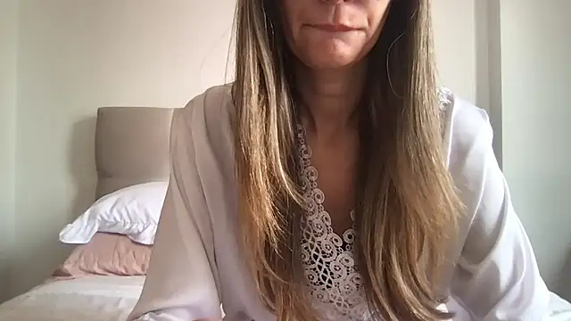 paolajonez online show from 01/14/25, 11:42