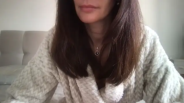 paolajonez online show from 09/17/25, 05:36