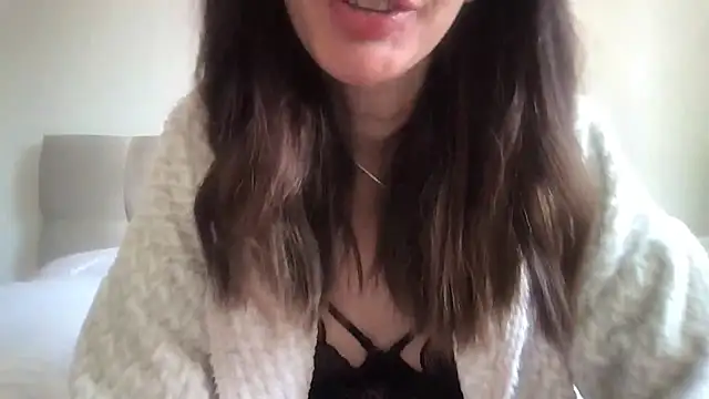 paolajonez online show from 09/21/25, 12:40