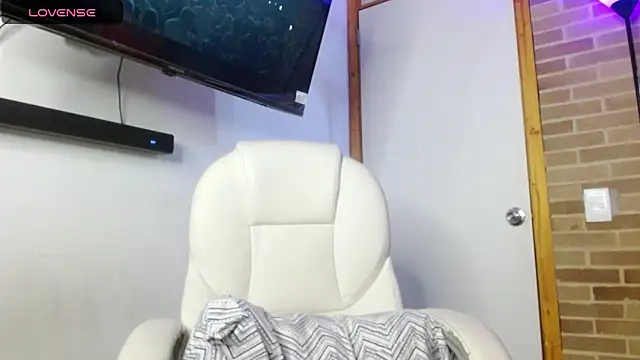 helenacyruss online show from 11/22/25, 02:27