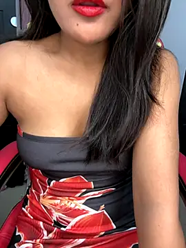 LeisyXO online show from 10/10/25, 08:19