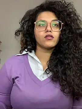 Snapshot of Curvydesifromgermany chatting on 01/22/25, 03:07 Curvydesifromgermany online show from 01/22/25, 03:07