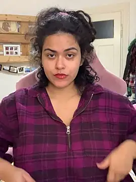 Snapshot of Curvydesifromgermany chatting on 11/06/25, 01:23 Curvydesifromgermany online show from 11/06/25, 01:23