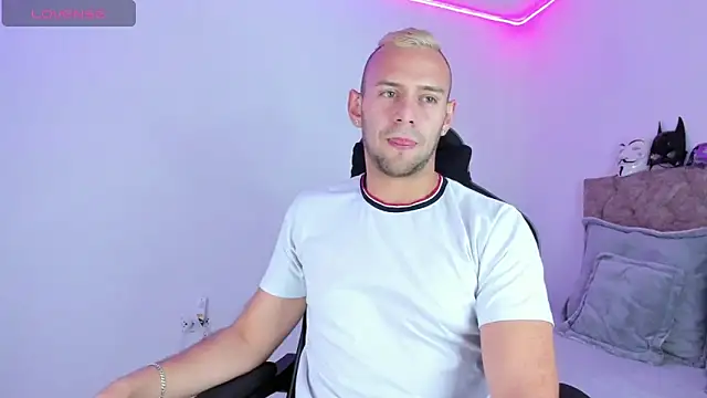 Snapshot of Damon_Bakert chatting on 10/27/25, 03:27 Damon Bakert online show from 10/27/25, 03:27