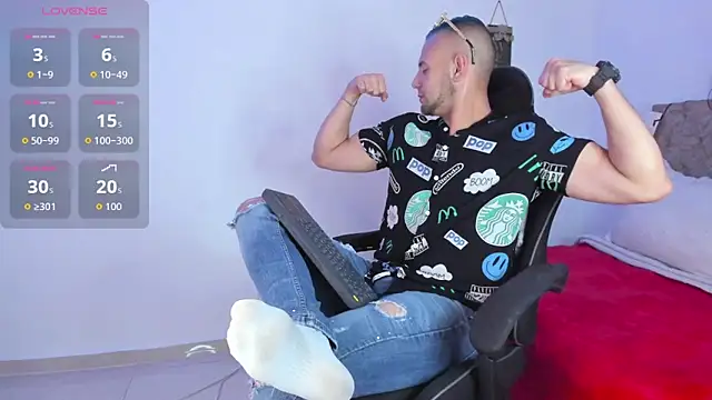 Snapshot of Damon_Bakert chatting on 11/08/25, 05:01 Damon Bakert online show from 11/08/25, 05:01