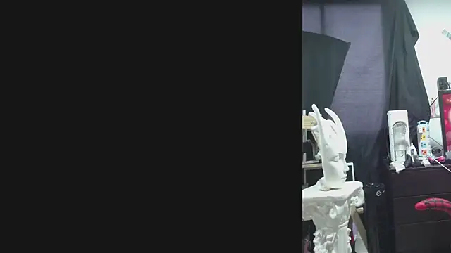 angelacianuro  online show from 10/16/25, 10:33