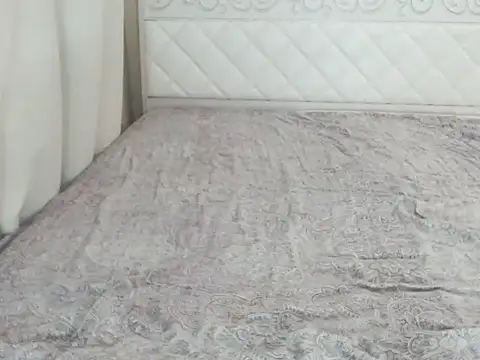 Snapshot of pretybella1 chatting on 11/14/25, 11:46 pretybella1 online show from 11/14/25, 11:46