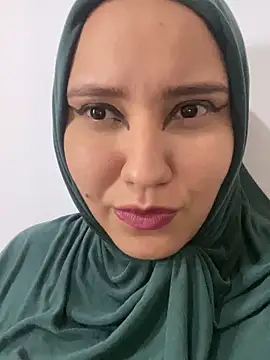 hannahayat online show from 01/31/25, 03:44