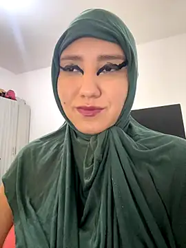 hannahayat online show from 10/31/25, 01:56