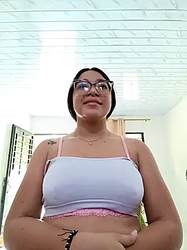 -VICKKY online show from 11/21/25, 02:05