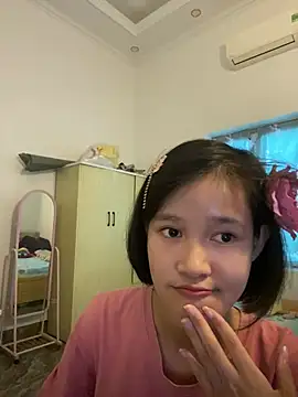 Snapshot of thithi8369 chatting on 12/17/24, 07:18 thithi8369 online show from 12/17/24, 07:18