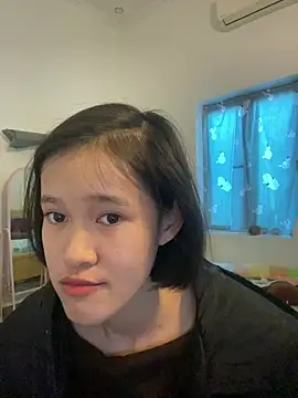 Snapshot of thithi8369 chatting on 12/18/24, 05:37 thithi8369 online show from 12/18/24, 05:37