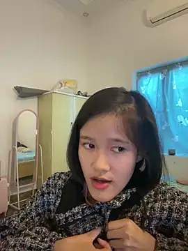 Snapshot of thithi8369 chatting on 12/22/24, 05:45 thithi8369 online show from 12/22/24, 05:45