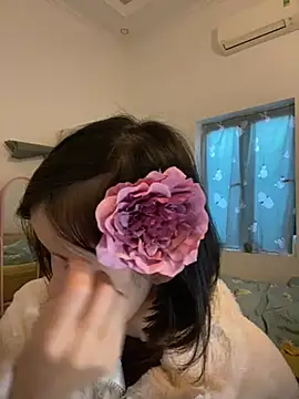 Snapshot of thithi8369 chatting on 01/05/25, 08:22 thithi8369 online show from 01/05/25, 08:22