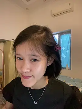 Snapshot of thithi8369 chatting on 02/19/25, 04:44 thithi8369 online show from 02/19/25, 04:44