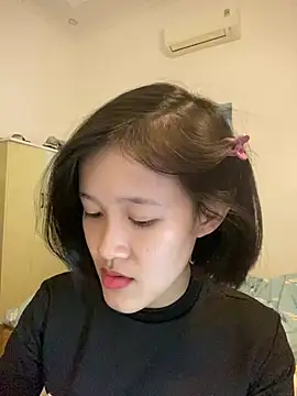 Snapshot of thithi8369 chatting on 03/18/25, 02:04 thithi8369 online show from 03/18/25, 02:04