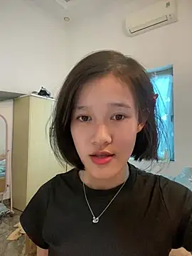 Snapshot of thithi8369 chatting on 03/22/25, 04:35 thithi8369 online show from 03/22/25, 04:35