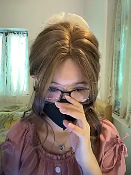 Snapshot of thithi8369 chatting on 09/21/25, 04:03 thithi8369 online show from 09/21/25, 04:03