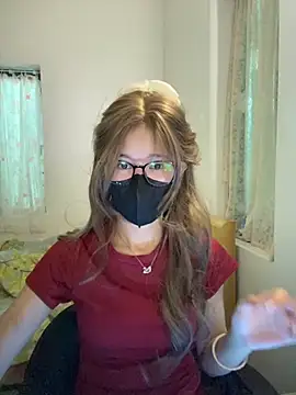 Snapshot of thithi8369 chatting on 09/28/25, 04:07 thithi8369 online show from 09/28/25, 04:07