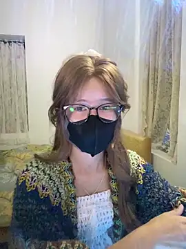 Snapshot of thithi8369 chatting on 10/23/25, 04:28 thithi8369 online show from 10/23/25, 04:28