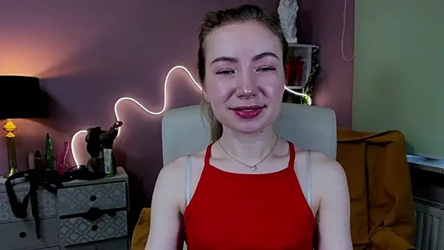 Snapshot of Mia_Tasty chatting on 10/08/25, 06:55 Mia Tasty online show from 10/08/25, 06:55