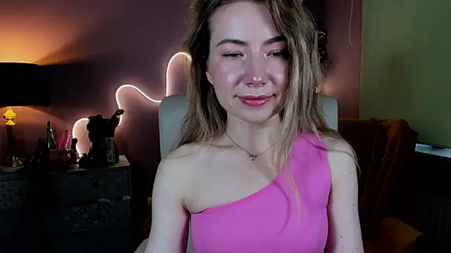 Snapshot of Mia_Tasty chatting on 10/11/25, 06:45 Mia Tasty online show from 10/11/25, 06:45