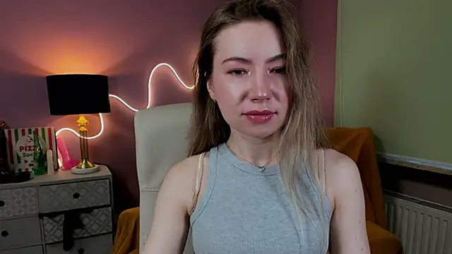 Snapshot of Mia_Tasty chatting on 11/14/25, 07:29 Mia Tasty online show from 11/14/25, 07:29