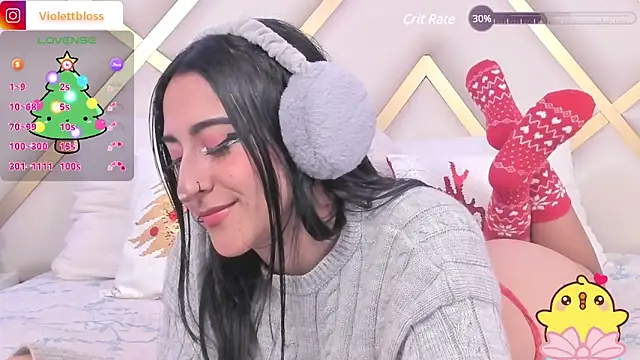 Snapshot of Violettbloss chatting on 12/13/24, 02:10 Violettbloss online show from 12/13/24, 02:10