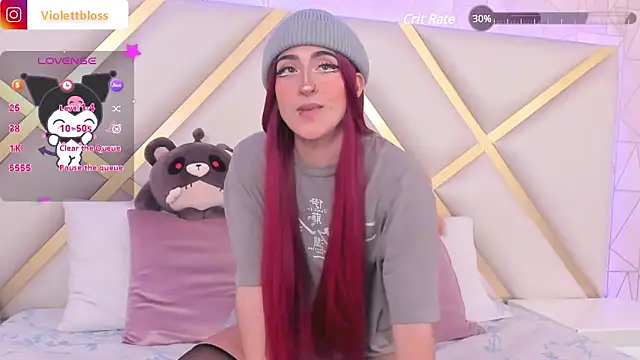 Snapshot of Violettbloss chatting on 02/13/25, 12:13 Violettbloss online show from 02/13/25, 12:13