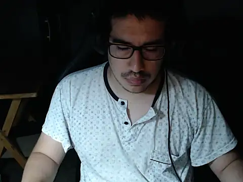Snapshot of thealfawolf01 chatting on 12/13/24, 04:54 thealfawolf01 online show from 12/13/24, 04:54