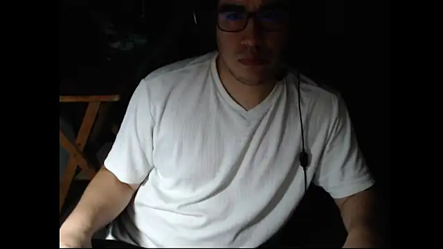 Snapshot of thealfawolf01 chatting on 03/12/25, 11:44 thealfawolf01 online show from 03/12/25, 11:44