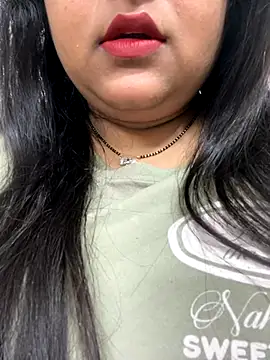 smile pretty online show from 10/13/25, 04:18