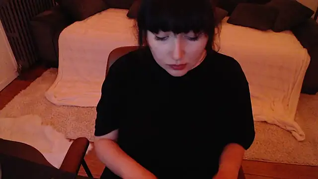 Snapshot of Lynylou chatting on 12/09/24, 04:45 Lynylou online show from 12/09/24, 04:45