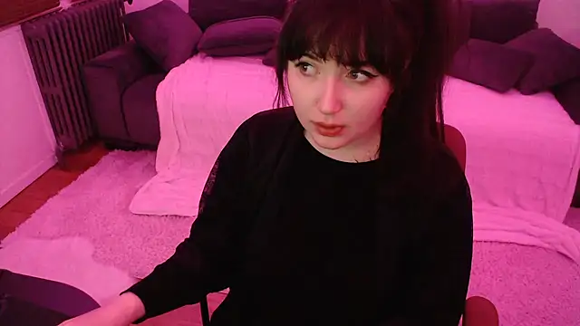 Snapshot of Lynylou chatting on 12/09/24, 06:35 Lynylou online show from 12/09/24, 06:35